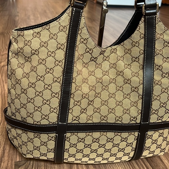 A213 - 💯 % authentic Gucci shoulder bag - Picture 7 of 16